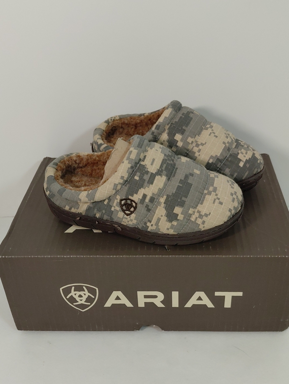Ariat Boys Digital Camo Quilted Slip-On Slippers -Toddler/Kids Size XS 12-13 New
